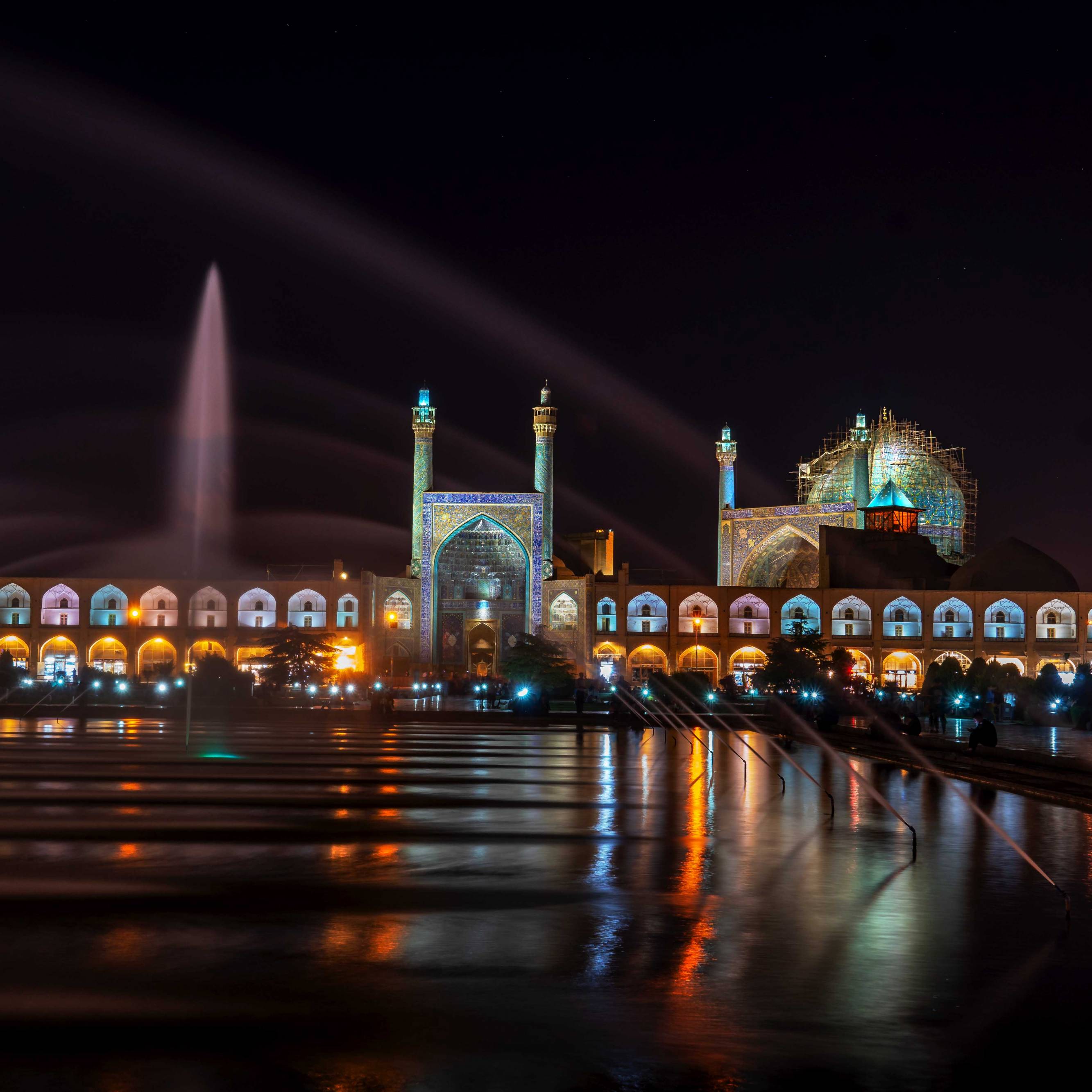 Naqsch-e Dschahan Place