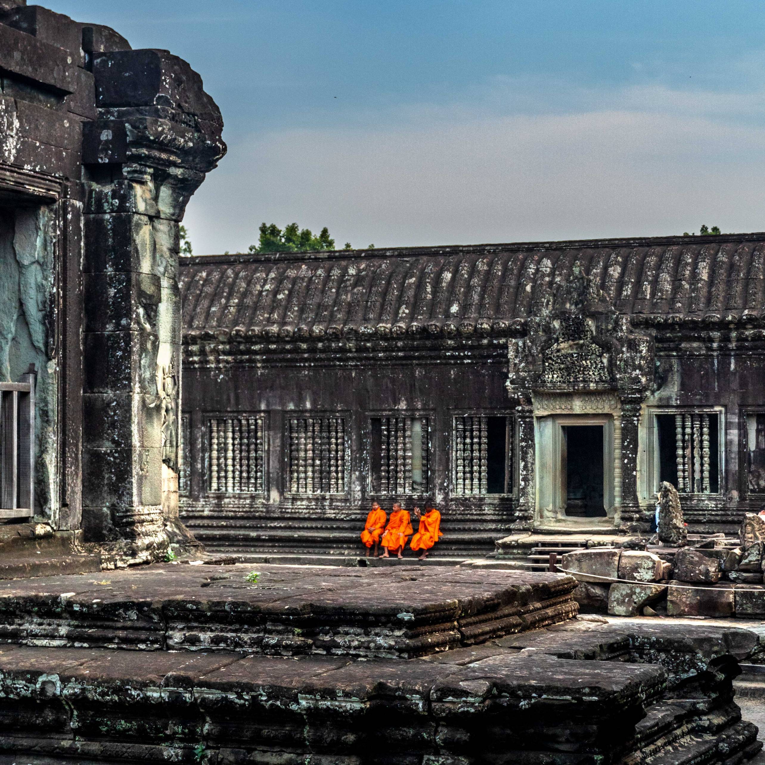 MONKS AT ANGKOR WAT