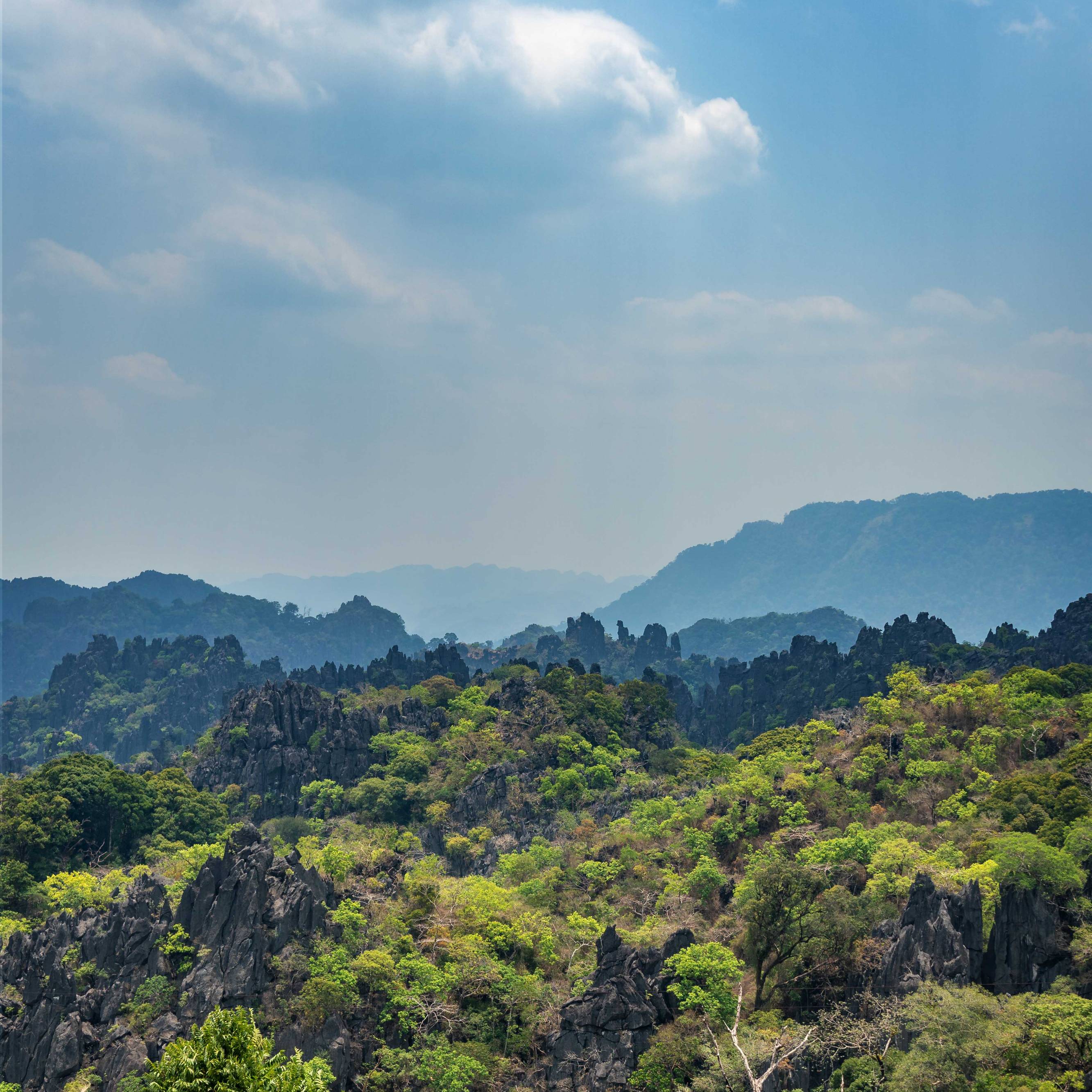 ON THE ROAD FROM VIENTIANE TO VANG VIENG
