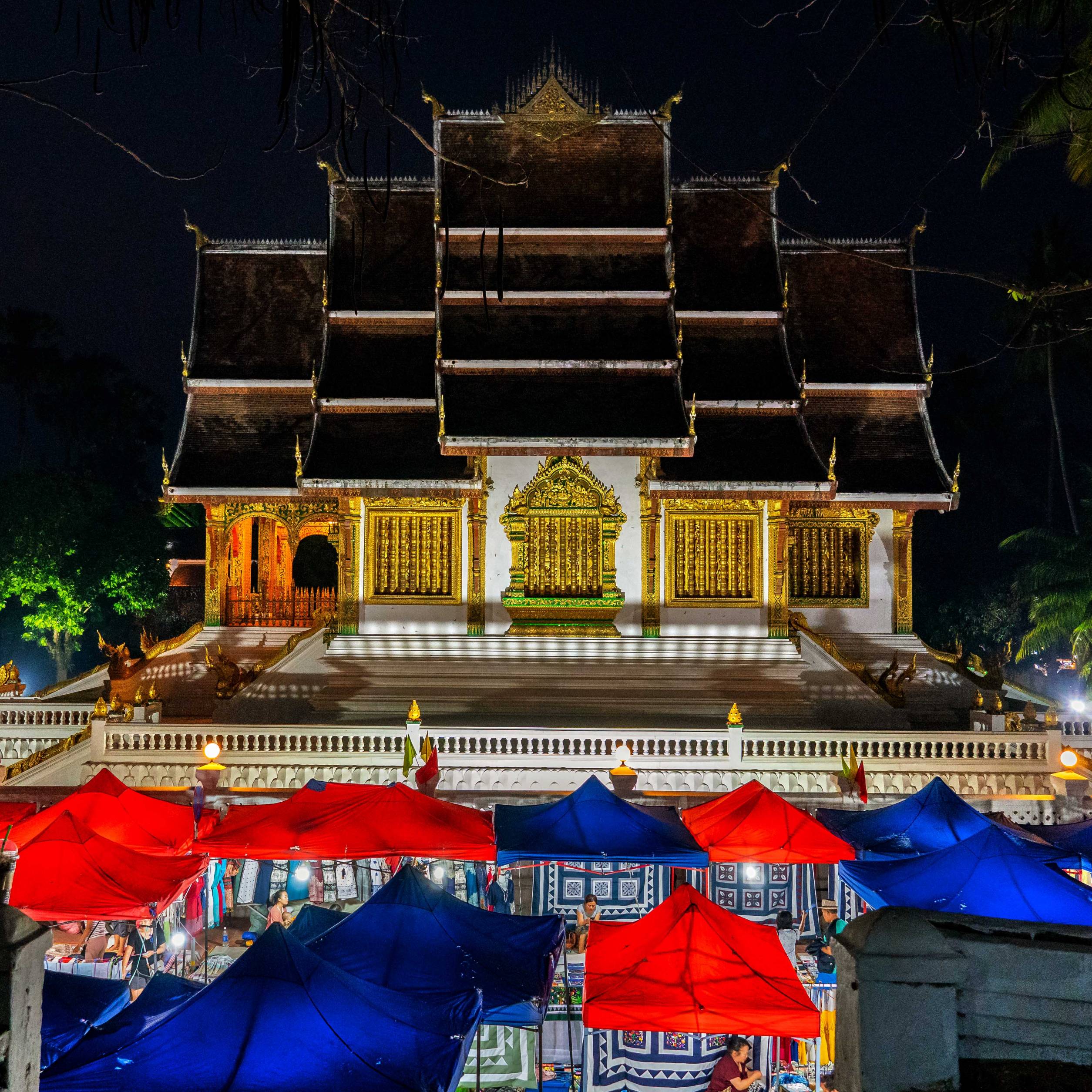 NIGHT MARKET IN LUANG PRABANG