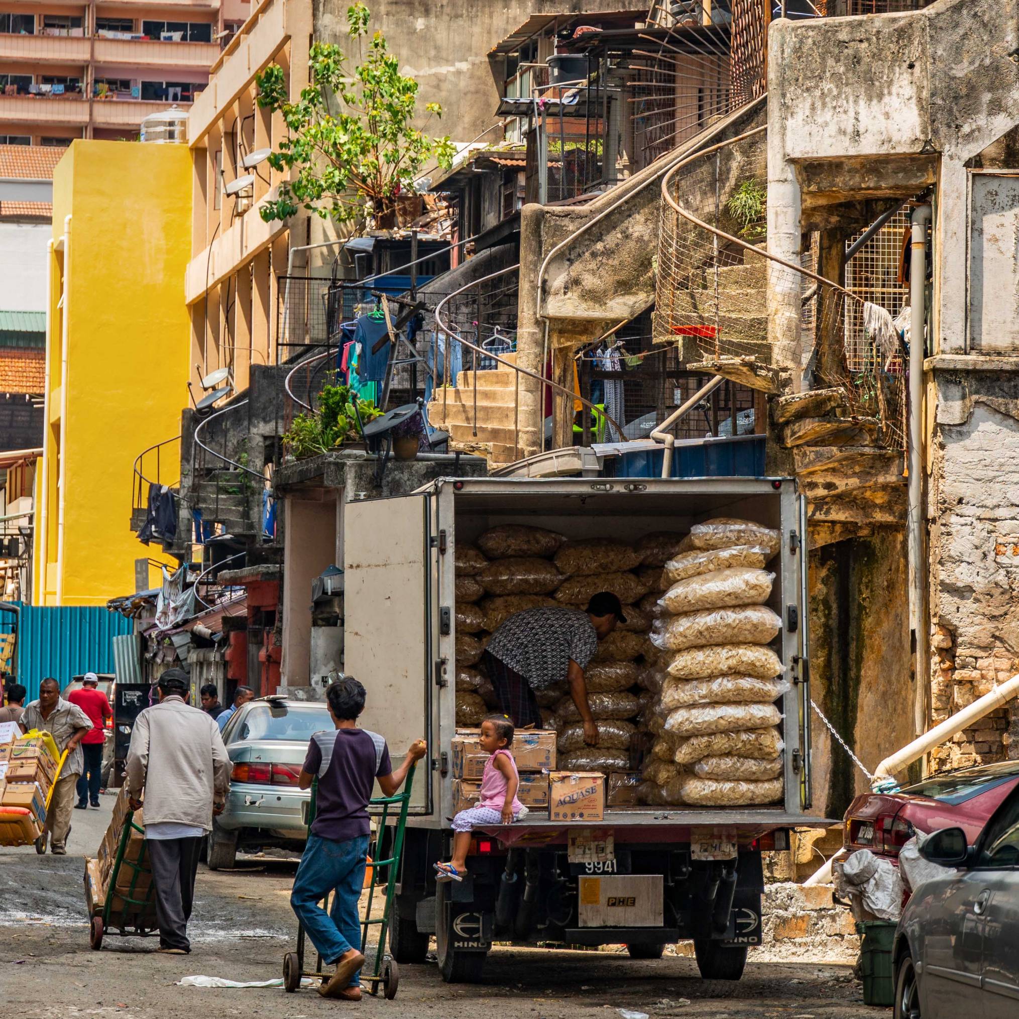 BACK ALLEY AT CHOW KIT MARKET, KUALA LUMPUR
