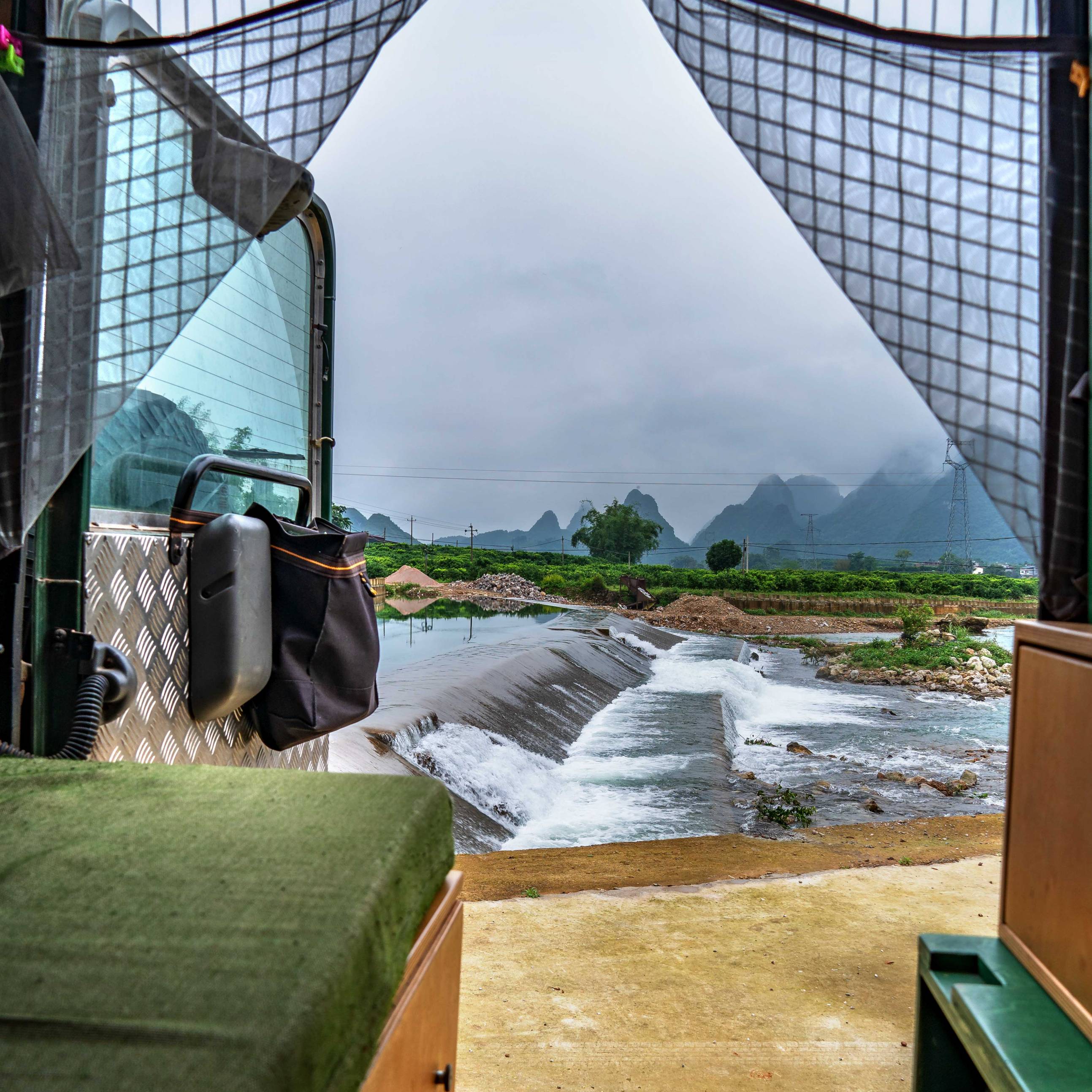 Defender Camping View close to Xingping