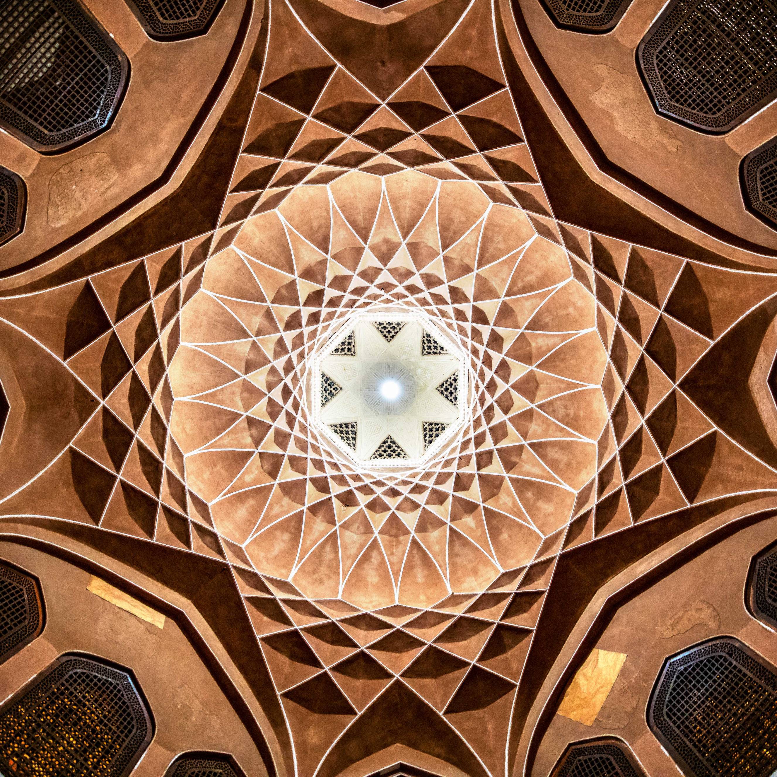 Ceiling at the palace of Dowlat Abad Garden